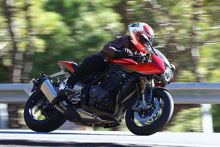 Triumph Speed Triple 1200 RR 2022 Review Details Price Spec_71