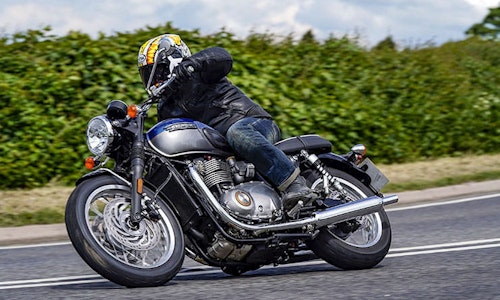 Triumph Bonneville T120 (2021) - Review