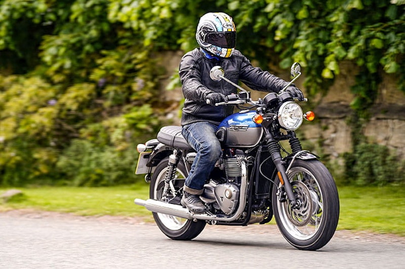 Triumph Bonneville T120 2021 Review Price Spec_61