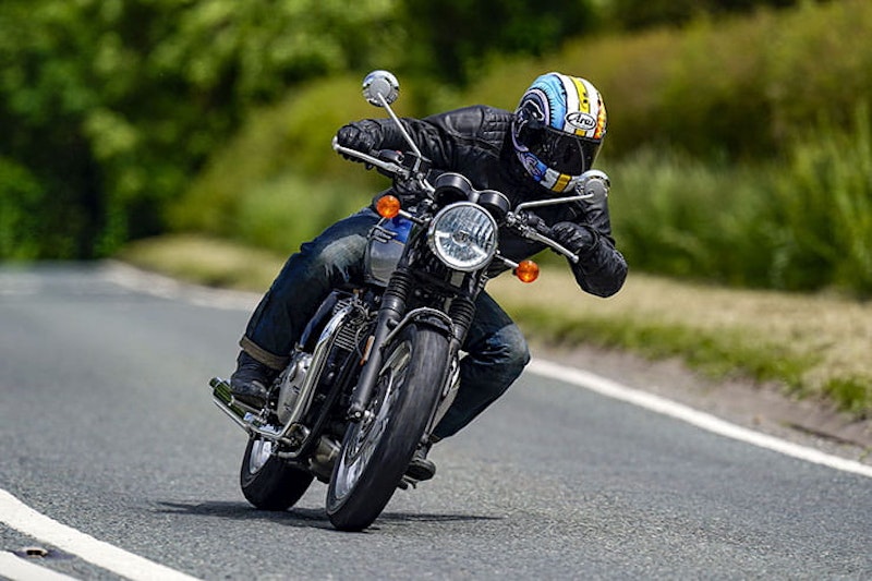 Triumph Bonneville T120 2021 Review Price Spec_70
