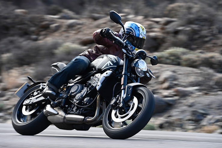 Triumph Trident 660 2021 Review Price Spec_35