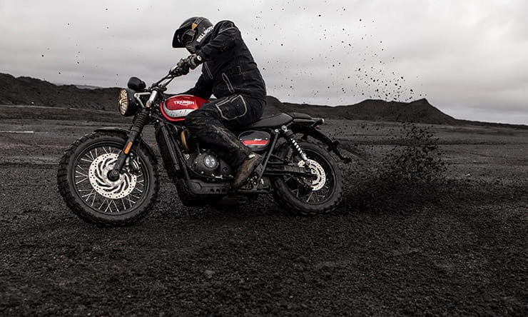 Triumph Street Scrambler 2017 Review