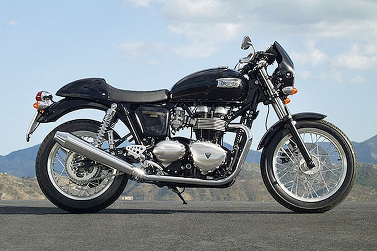 Triumph Thruxton 900 review used price spec_01