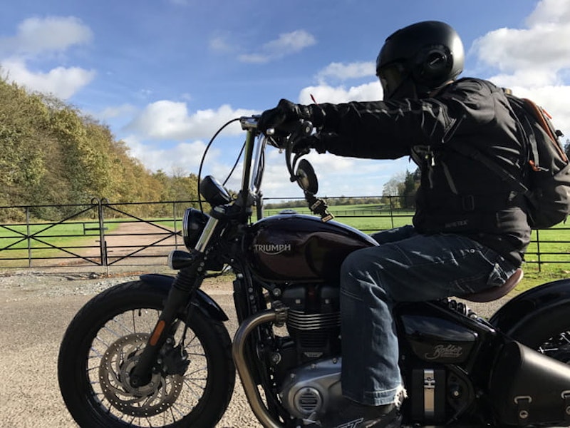 BikeSocial reviews the Triumph Bobber (2017)