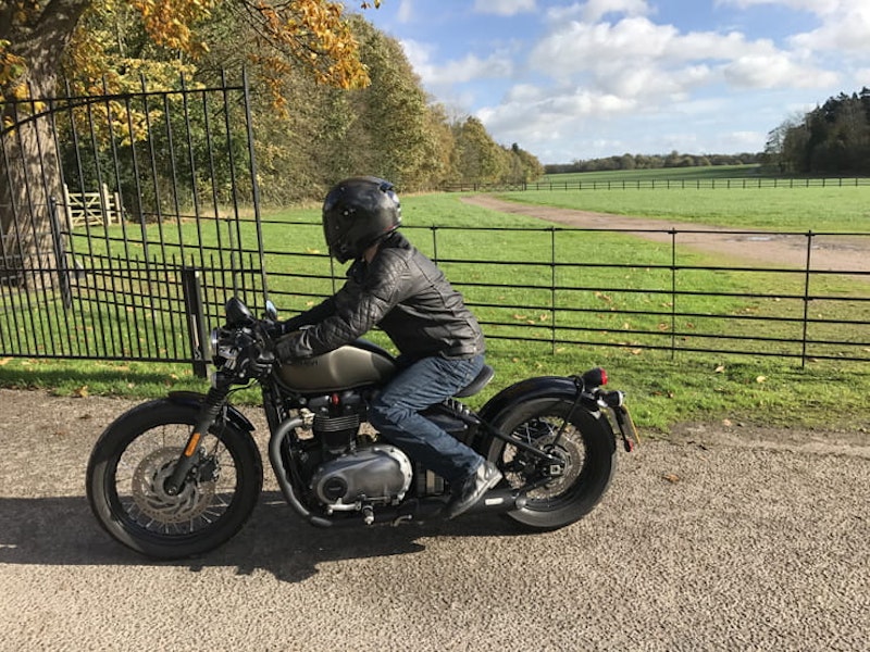 BikeSocial reviews the Triumph Bobber (2017)