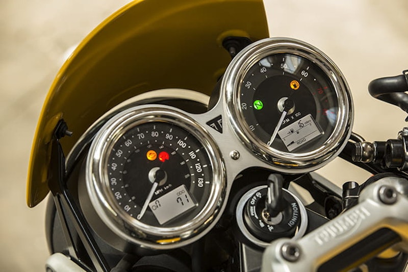 2017 Triumph Street Cup Review Details Used Price Spec_10