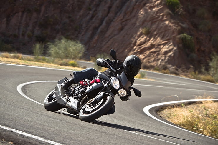 Triumph Street Triple R 2013 Review Used Details Price Spec_02