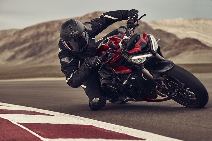 2023 Triumph Street Triple 765 Review Price Spec_032