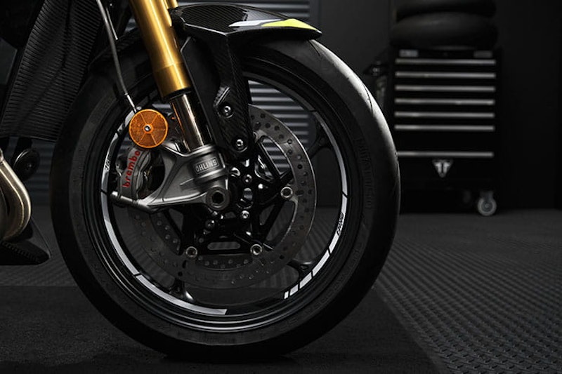 2023 Triumph Street Triple 765 Review Price Spec_028a