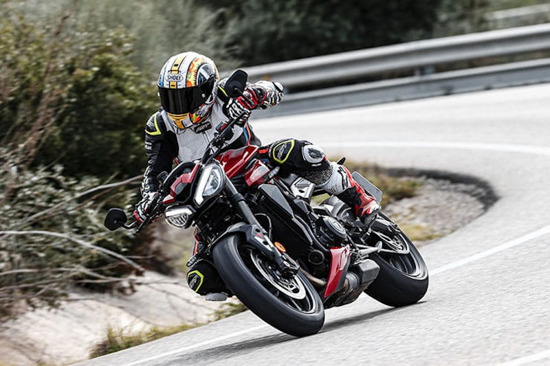2023 Triumph Street Triple 765 Review Price Spec_109