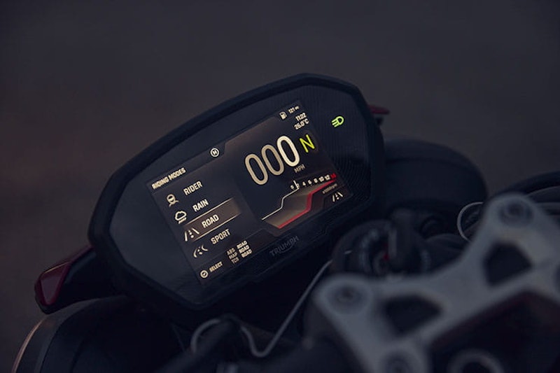 2023 Triumph Street Triple 765 Review Price Spec_081