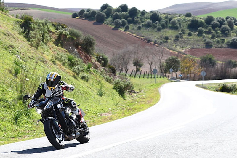 2023 Triumph Street Triple 765 Review Price Spec_114