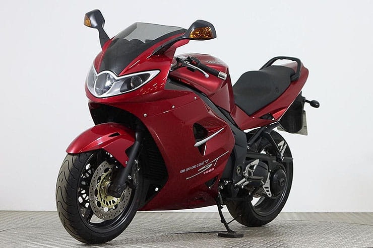 2005 Triumph Sprint ST Review Used Price Spec_20