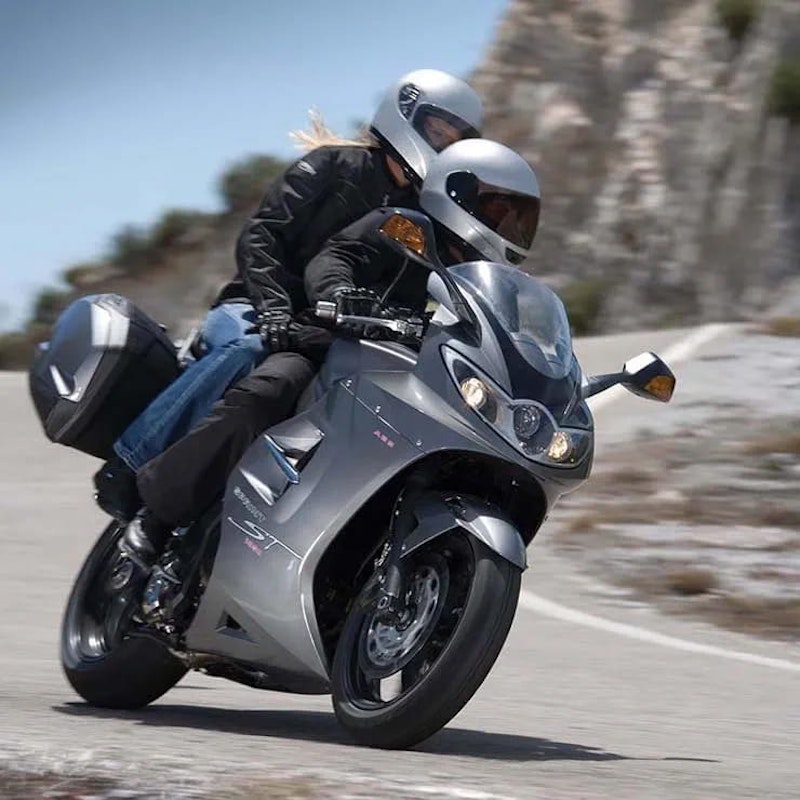 2005 Triumph Sprint ST Review Used Price Spec_10