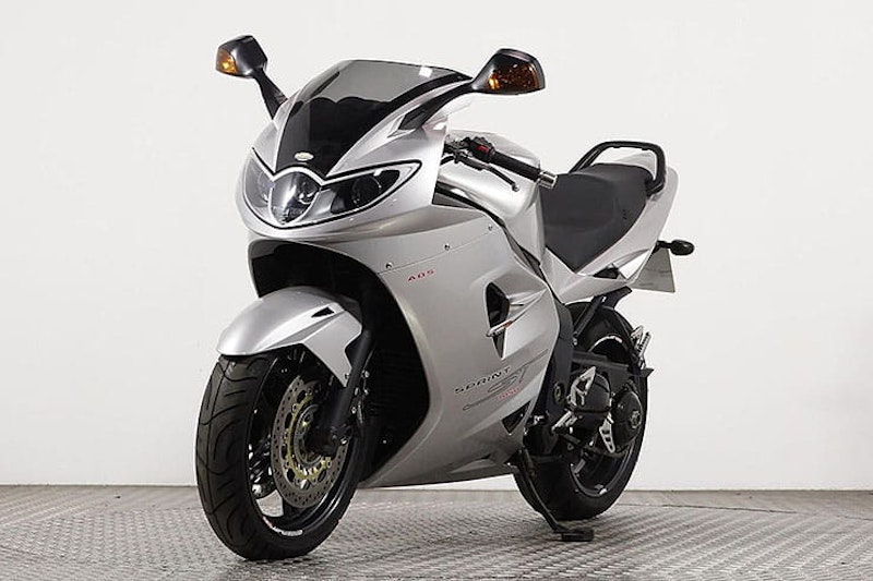 2005 Triumph Sprint ST Review Used Price Spec_14