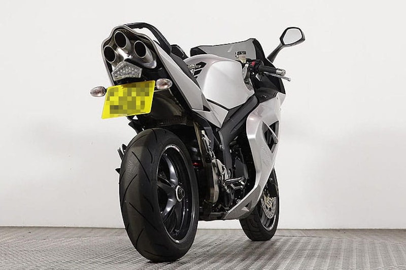 2005 Triumph Sprint ST Review Used Price Spec_16