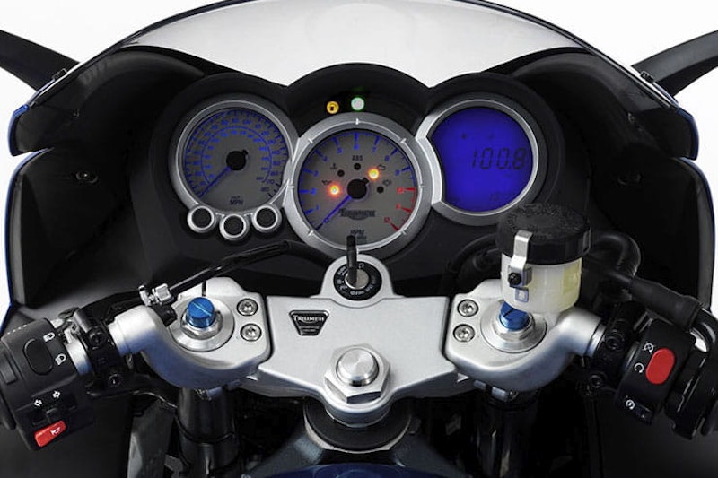 2005 Triumph Sprint ST Review Used Price Spec_27