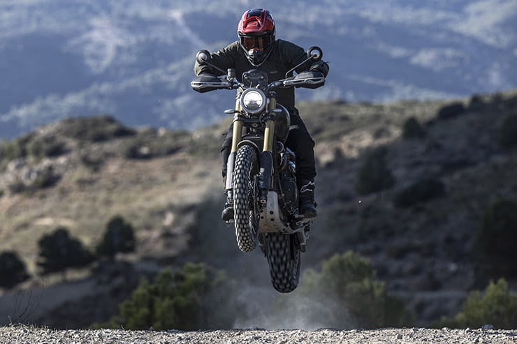 2024 Triumph Scrambler 1200 XE Review Details Price Spec_1025
