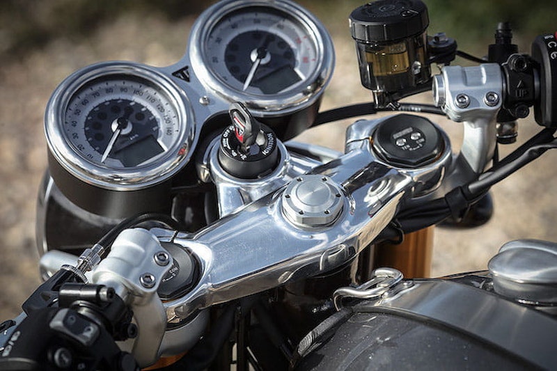 Triumph Thruxton 1200R 2016 Review Used Guide_05
