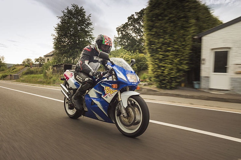 1988 Suzuki RGV250 Review Used Price Spec_04