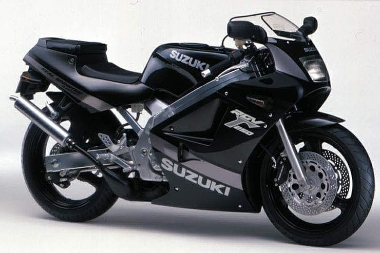 Suzuki RGV250 (1988-1999): [ Review & Buying Guide ]
