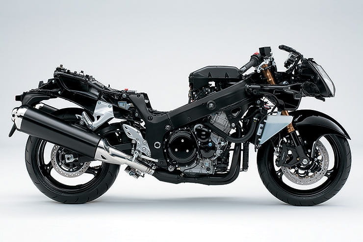 Everything you need to know about Suzuki’s ballistic hyperbike, the GSX1300R Hayabusa. Pros, cons and all the specs