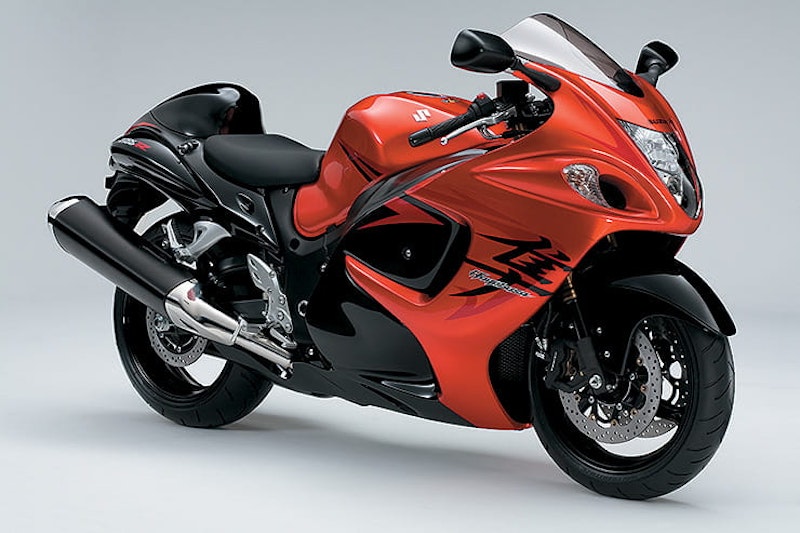 Everything you need to know about Suzuki’s ballistic hyperbike, the GSX1300R Hayabusa. Pros, cons and all the specs