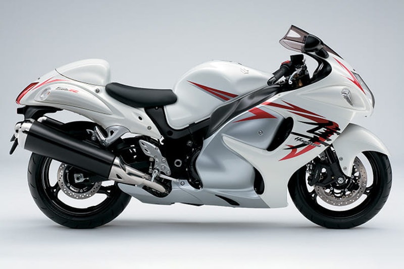 Everything you need to know about Suzuki’s ballistic hyperbike, the GSX1300R Hayabusa. Pros, cons and all the specs