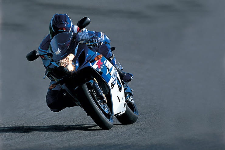 Suzuki GSX-R750 K4 Review Used Price Spec (9)