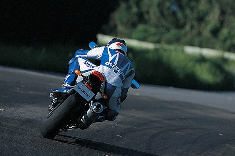 Suzuki GSX-R750 K4 Review Used Price Spec (2)