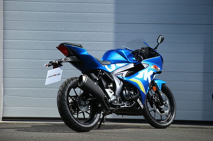 Suzuki GSX-R125 rear side view