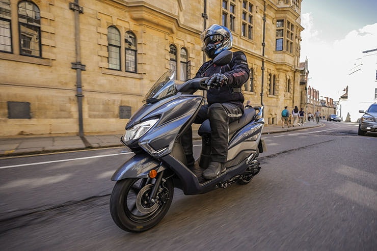 2023 Suzuki Burgman Street EX 125 Scooter Review Price Spec_18