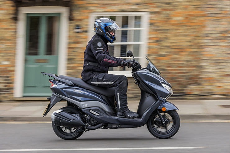 2023 Suzuki Burgman Street EX 125 Scooter Review Price Spec_22