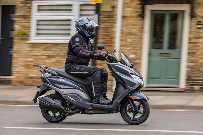 2023 Suzuki Burgman Street EX 125 Scooter Review Price Spec_25