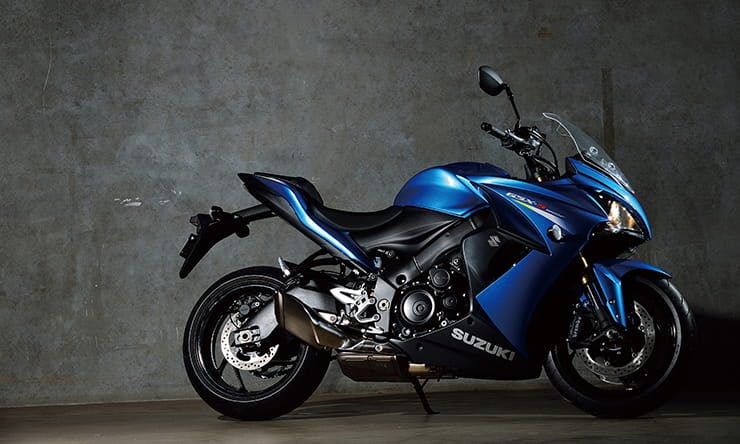 GSX-S1000　GSX-S1000F　VENTURA　ベンチュラ　キャリアベース　グラブバー  Suzuki GSX-S 1000 FZA (15 - \u003e) \u2013 Ventura MCA