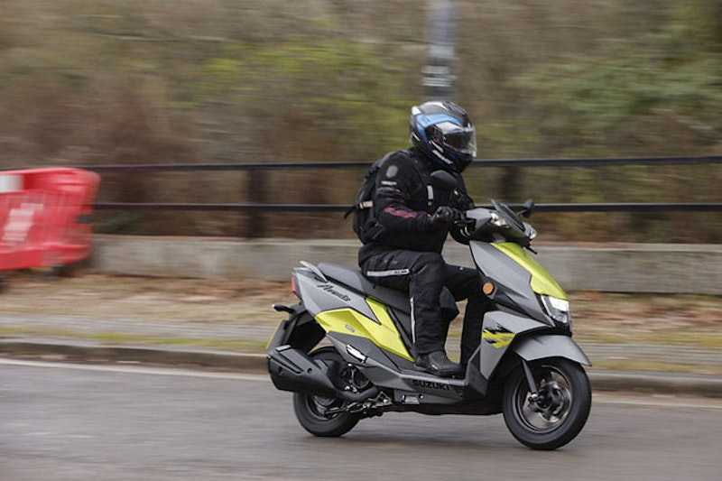 2023 Suzuki Avenis 125 Scooter Review Price Spec_129