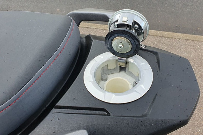 2023 Suzuki Avenis 125 Scooter Review Price Spec_252