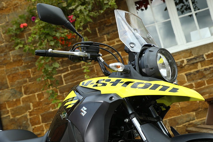 Suzuki V-Strom 250 front fender and headlight