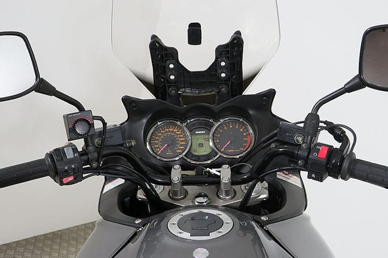 Suzuki DL1000 V-Strom 2002 Review Used Price Spec_07