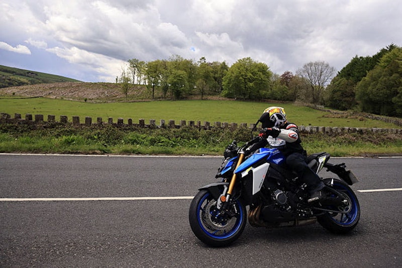 Suzuki GSX-S1000 2021 Review Price Spec_34