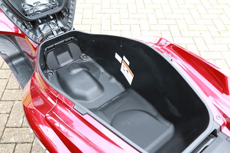 2021 Honda PCX125 Scooter review details price spec_054