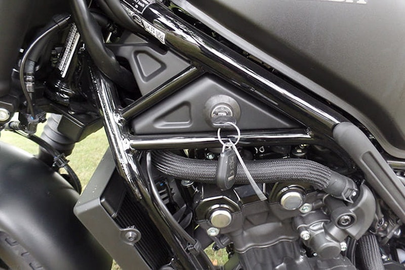 Entry level cruiser with attitude, or CB500 in gothic fancy dress? We review the 2020 Rebel SE to see if it is the best A2 compliant bobber.