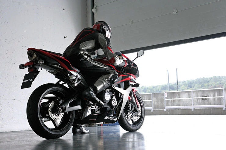 2007 Honda CBR600RR Review Used Price Spec_01