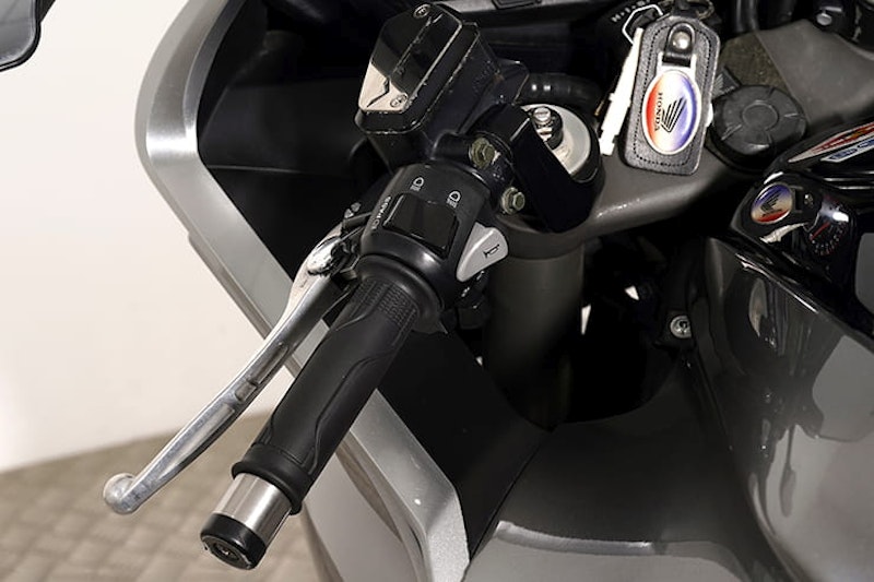 Honda VFR1200F 2010 Review Used Price Spec_19