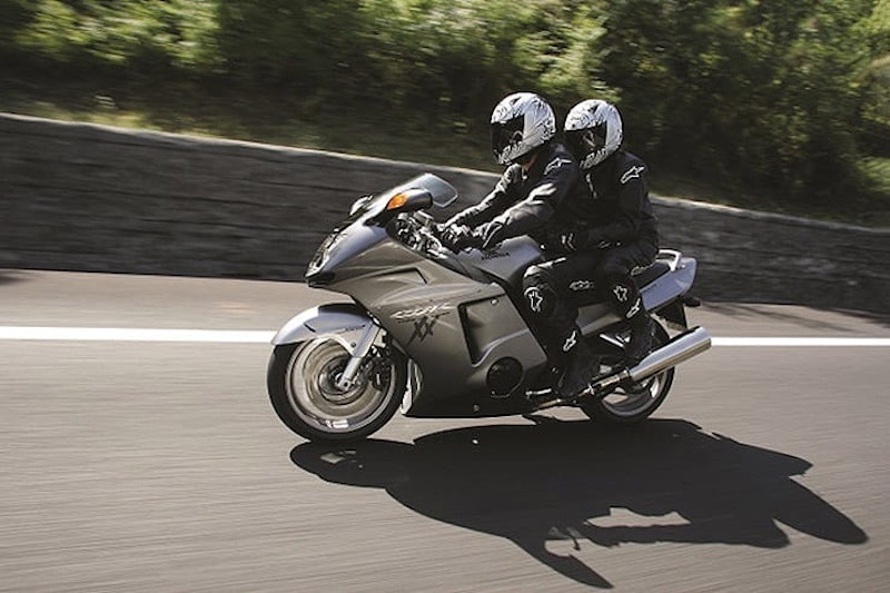 Honda CBR1100XX Super Blackbird 1996 Review Used Price Spec_08