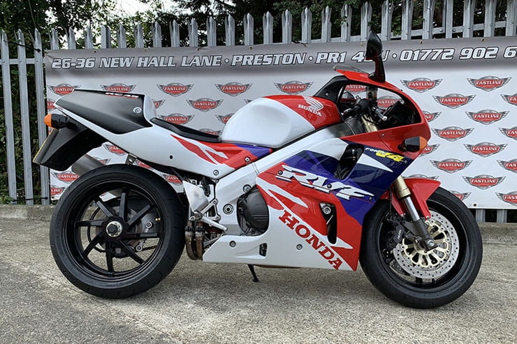 Honda RVF750R RC45 1994 Review Price Spec Used_03