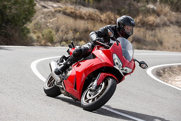 Honda VFR800F 2014 Review Used Price Spec_01