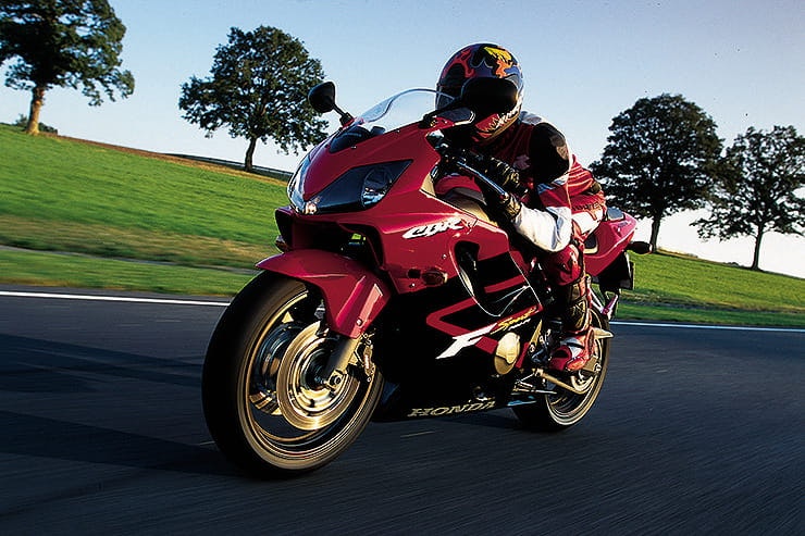 Honda CBR600F Sport Review Used Price Spec_03