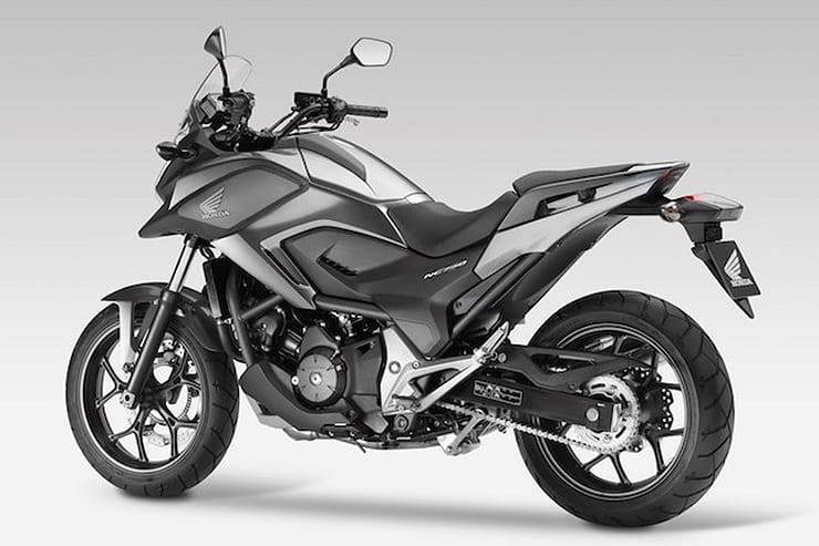 The NC750X is the enlarged, 2014 successor to the original 2011 NC700X. As such it’s the adventure-styled variant of Honda’s ‘NC’ ‘New Concept’ triumvirate of low-revving, semi-automatic, novice-friendly twins (along with the now NC750S roadster and Integra maxi-scooter).