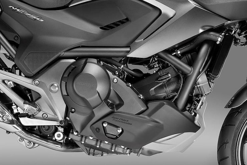 The NC750X is the enlarged, 2014 successor to the original 2011 NC700X. As such it’s the adventure-styled variant of Honda’s ‘NC’ ‘New Concept’ triumvirate of low-revving, semi-automatic, novice-friendly twins (along with the now NC750S roadster and Integra maxi-scooter).